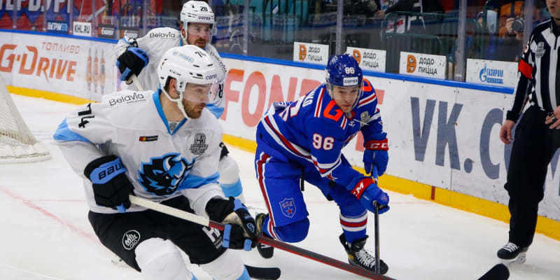 Válka na Ukrajině je v plném proudu, ale hokejová KHL si z toho nic nedělá.