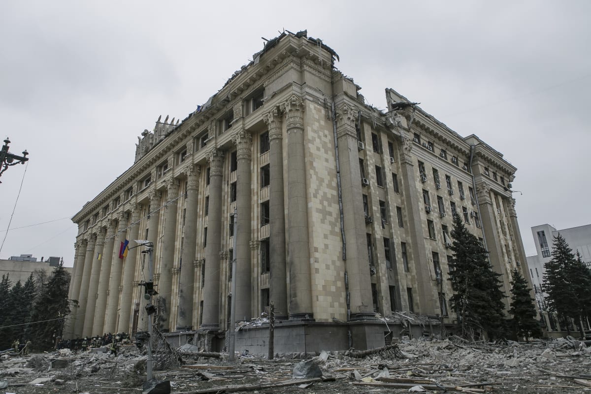 Budova radnice v Charkově po odstřelování