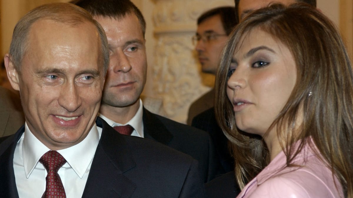 Alina Kabajevová (vpravo) je už několik let milenkou ruského prezidenta Vladimira Putina. Přivítá pár na svět brzy potomka?
