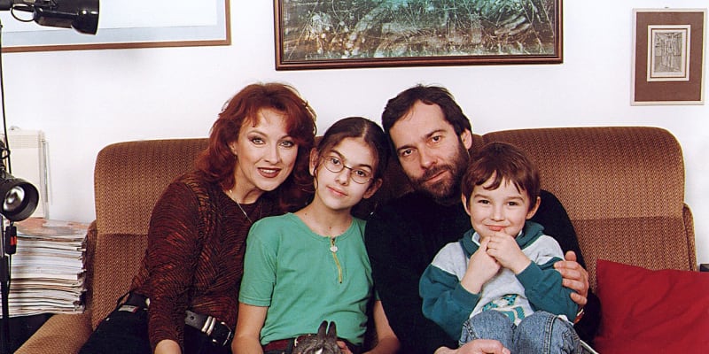 Zlata Adamovská s bývalým manželem Radkem Johnem a dětmi Barborou a Petrem.