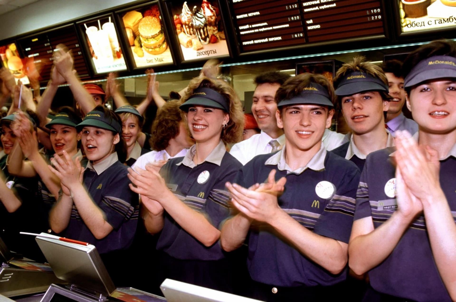 Zaměstnanci v ruském McDonalds.