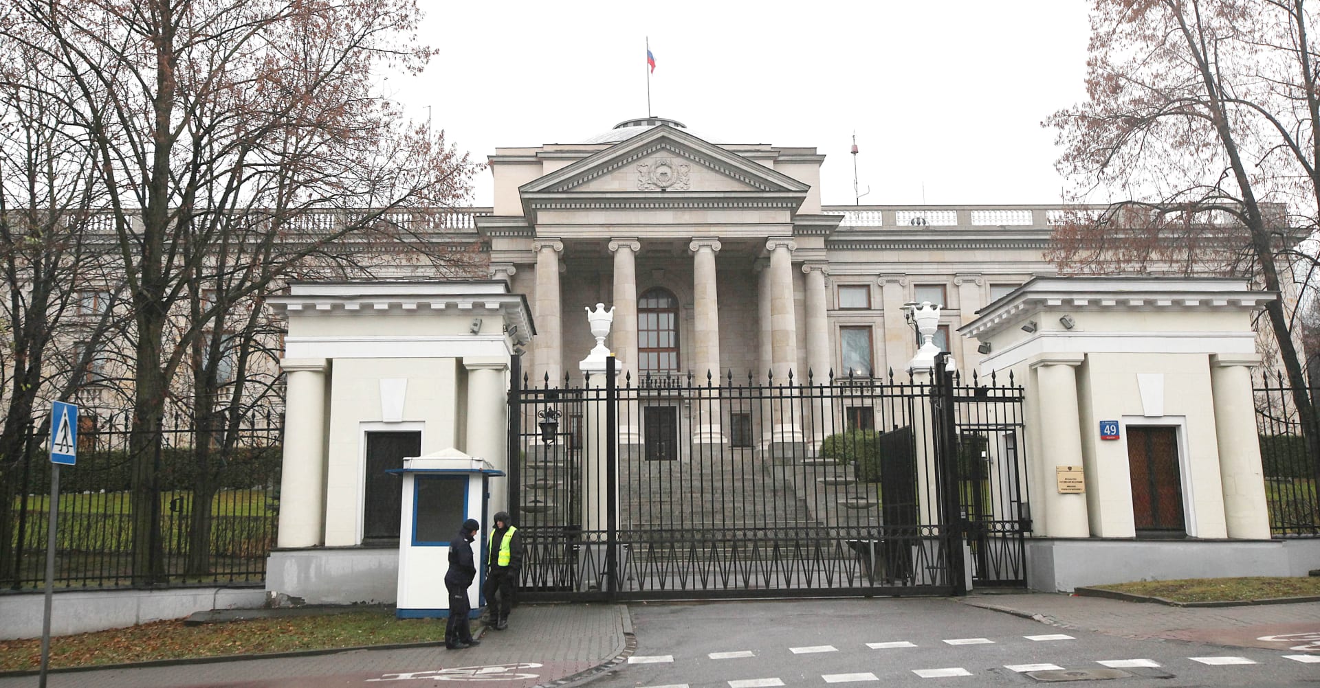 Polsko vyhostí 45 ruských diplomatů, viní je ze špionáže. 