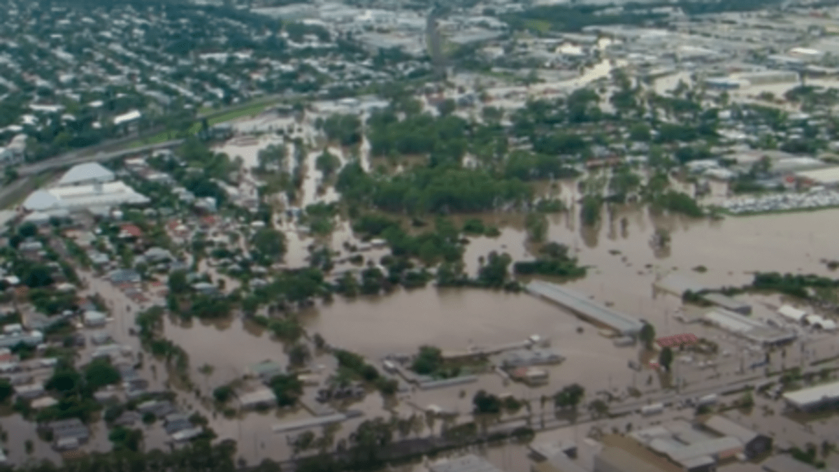 Austrálie kvůli povodním vyhlásí nouzový stav.