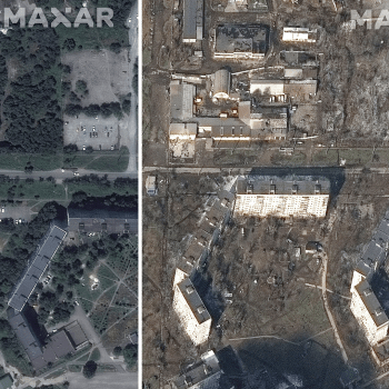 Mariupol před a po bombardování ve středu 9. března 2022