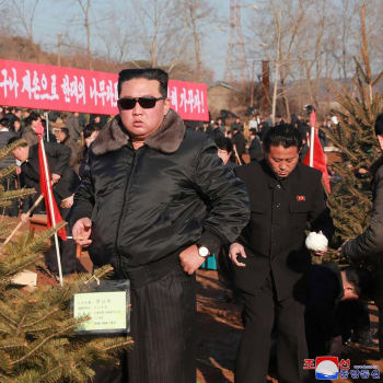 Kim Čong-un se zúčastnil akce sázení stromků (3. 3. 2022).