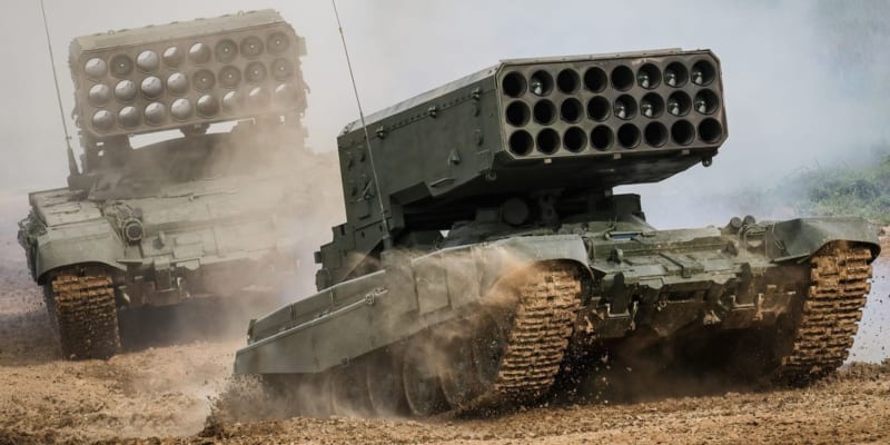 Raketomet TOS-1 na vojenské přehlídce v Moskvě