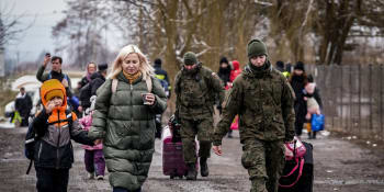 Z Ukrajiny už uteklo přes 2,5 milionu lidí, hlavně do Polska. Česko vydalo 120 tisíc víz