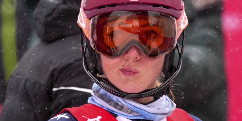 Americká lyžařka Mikaela Shiffrinová zveřejnila svůj ohled na válka na Ukrajině, kterou napadli Rusové. 