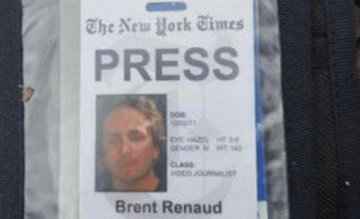Novinářská průkazka zastřeleného reportéra The New York Times