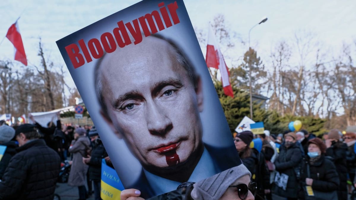 Protesty proti ruské agresi na Ukrajině v hlavním městě Polska