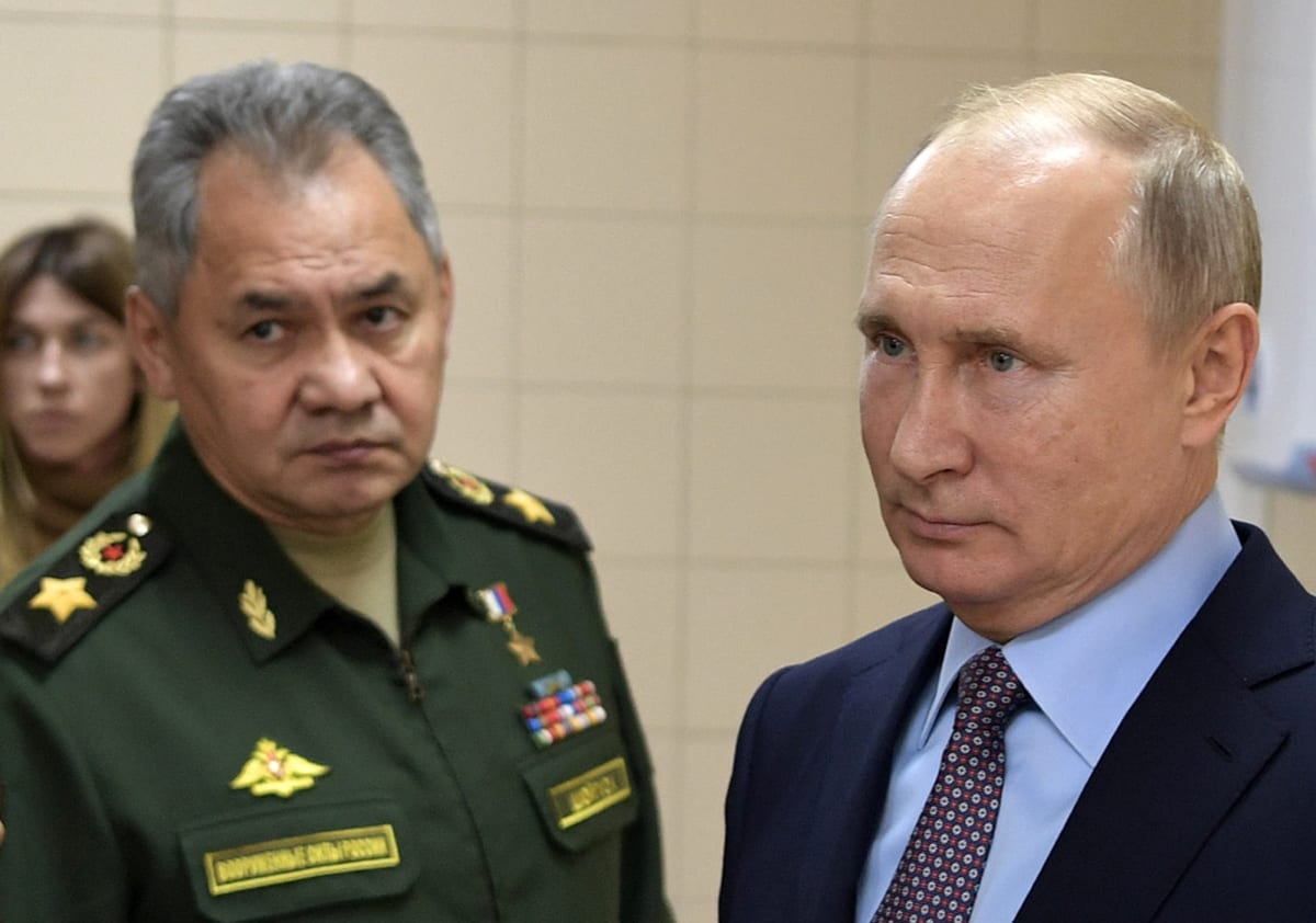 Ruský prezident Vladimir Putin se svým ministrem obrany Sergejem Šojguem