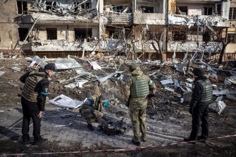 Následky ruského ostřelování Kyjeva (15. března)