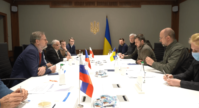 Premiér Petr Fiala (ODS) se v Kyjevě setkal s ukrajinským prezidentem Volodymyrem Zelenským.