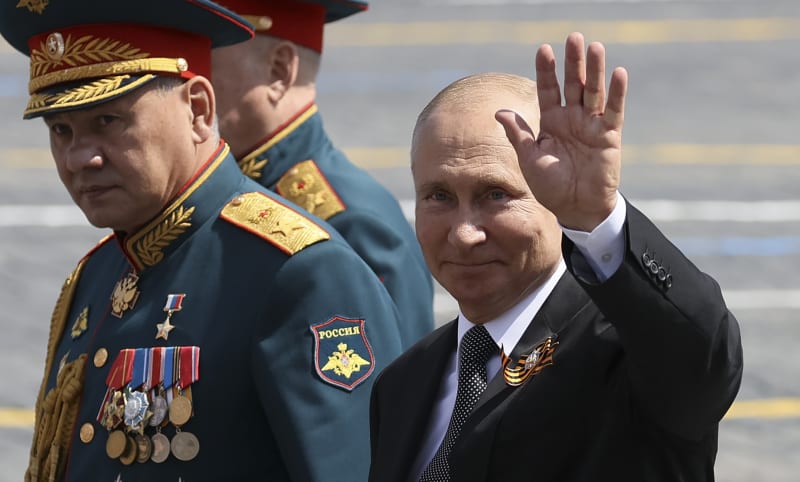 Ruský prezident Vladimir Putin na Muskovu výzvu ještě nezareagoval.