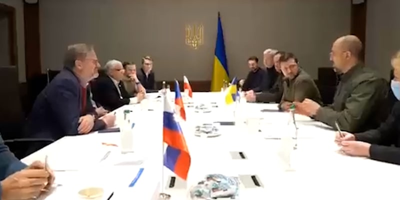  Ukrajinský prezident Volodymyr Zelenskyj se dnes v Kyjevě setkal s premiéry Česka, Polska a Slovinska - 15. 3. 2022.