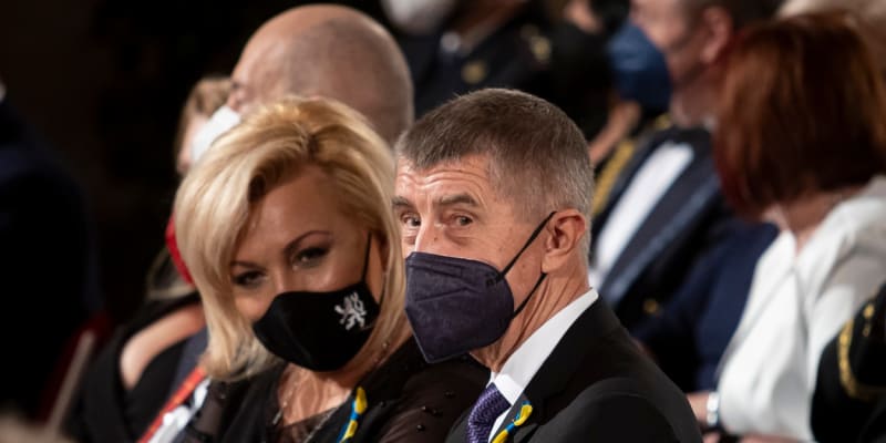 Andrej Babiš a Alena Schillerová na předávání státních vyznamenání 7. března