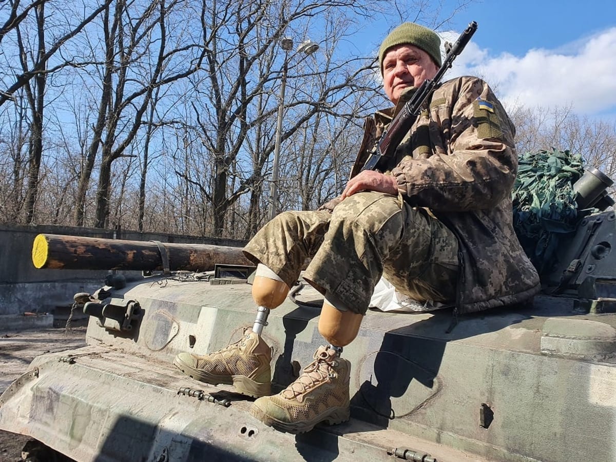 Ukrajinec Vasyl Štefko se rozhodl narukovat do armády své země. V jeho rozhodnutí mu nezabránil ani fakt, že v minulosti přišel o obě nohy.