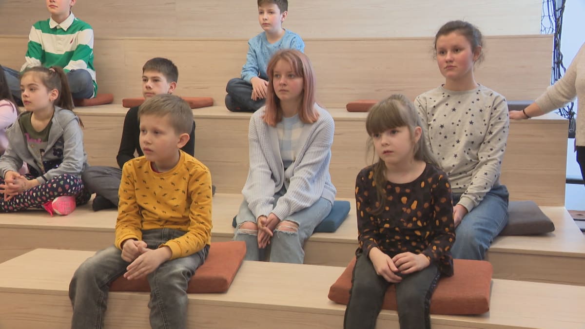 Ukrajinské děti se ve škole učí česky.