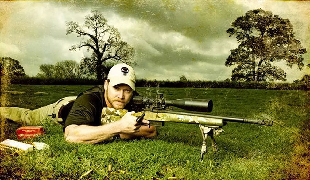 Legendární odstřelovač Chris Kyle, o kterém byl natočen film Americký sniper.