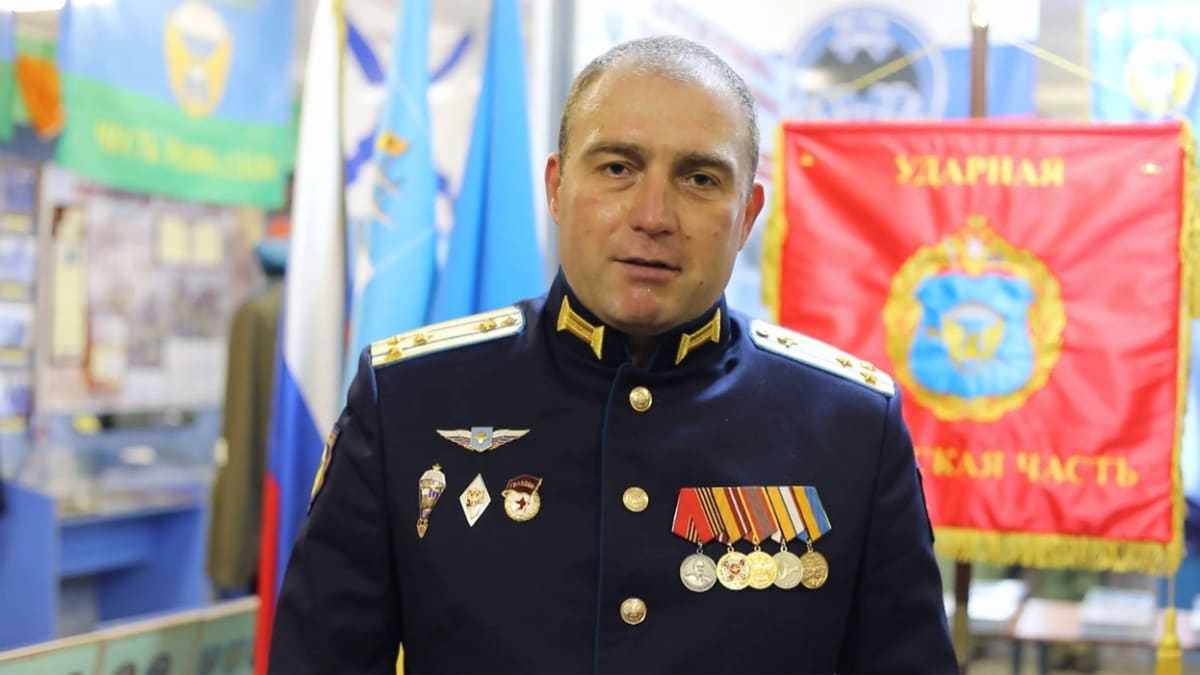 Velitel elitních ruských výsadkářů Sergej Sucharev zemřel 