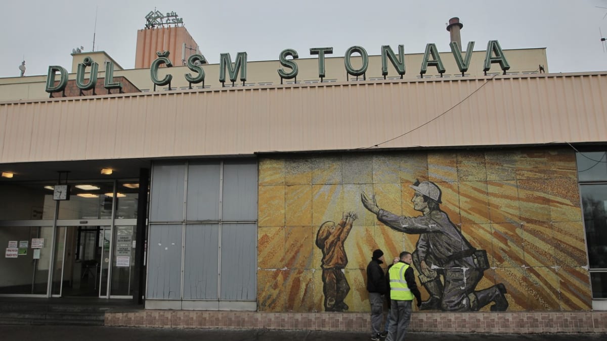 Při likvidaci chodby v dole ČSM Stonava došlo k závalu, jeden člověk zemřel.