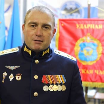 Velitel elitních ruských výsadkářů Sergej Sucharev zemřel 
