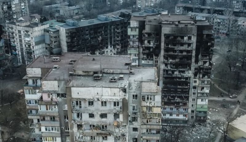 Následky ruského ostřelování ve městě Mariupol 18. 3. 2022