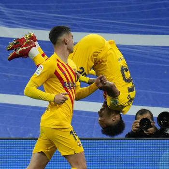 El Clásico vyhrála 20. března 2022 Barcelona. Takhle slavil jeden z gólů Aubameyang.