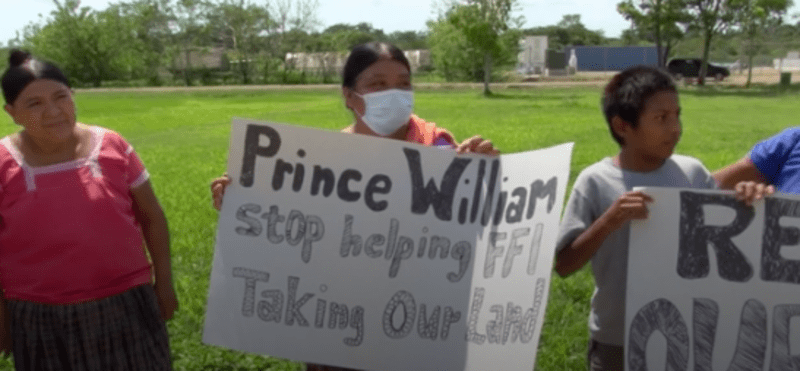 Princ William a Kate čelili v Karibiku protestům