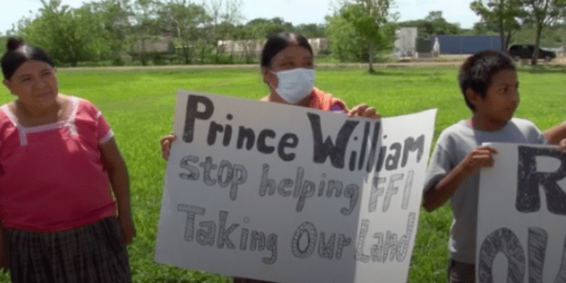 Princ William a Kate čelili v Karibiku protestům