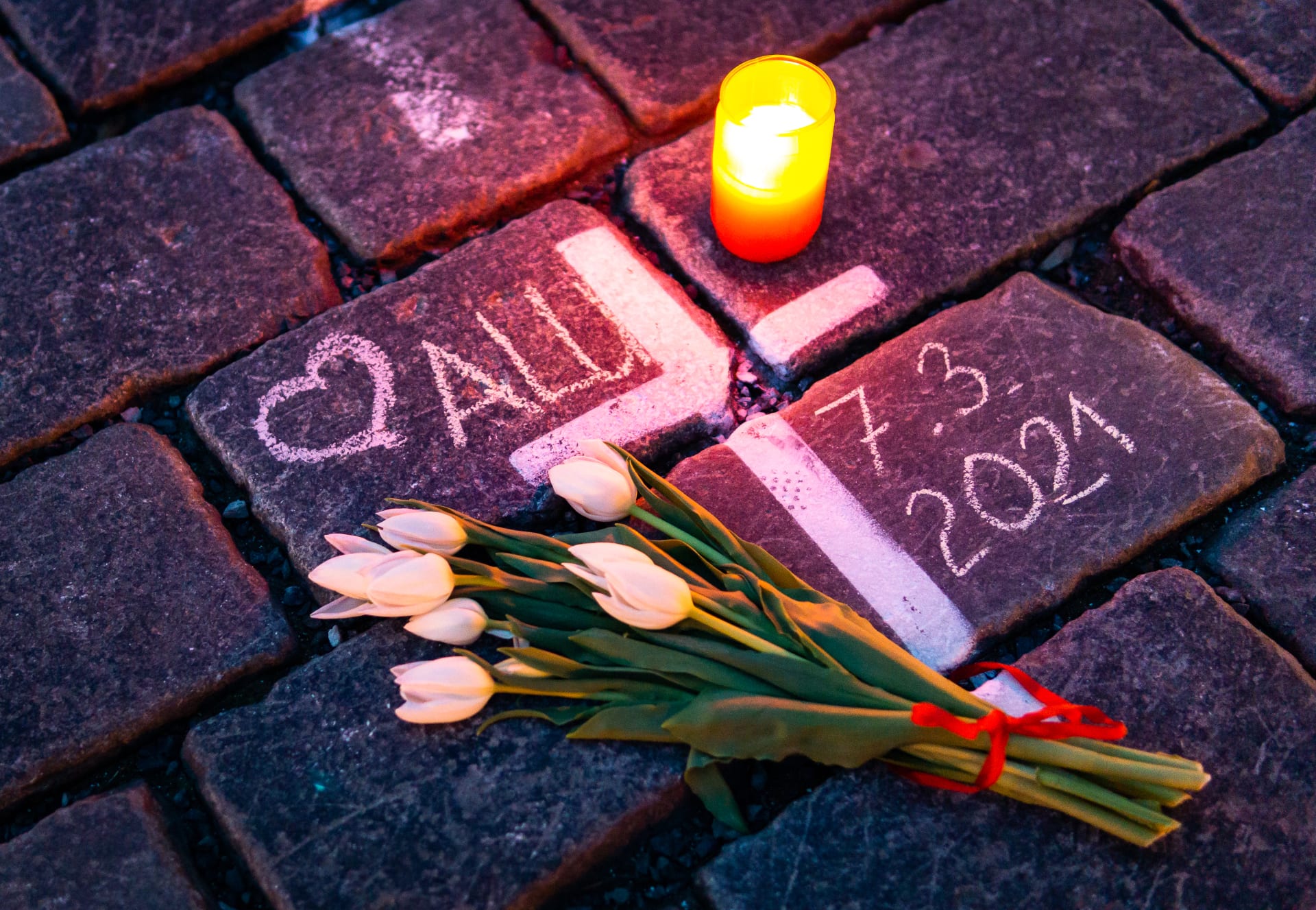 OBRAZEM: Babičko, nezapomeneme. Před rokem se v centru Prahy objevily tisíce křížů
