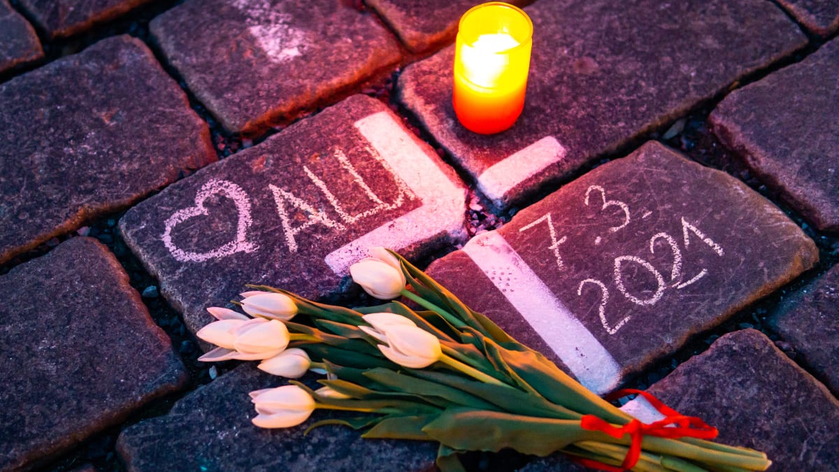 OBRAZEM: Babičko, nezapomeneme. Před rokem se v centru Prahy objevily tisíce křížů