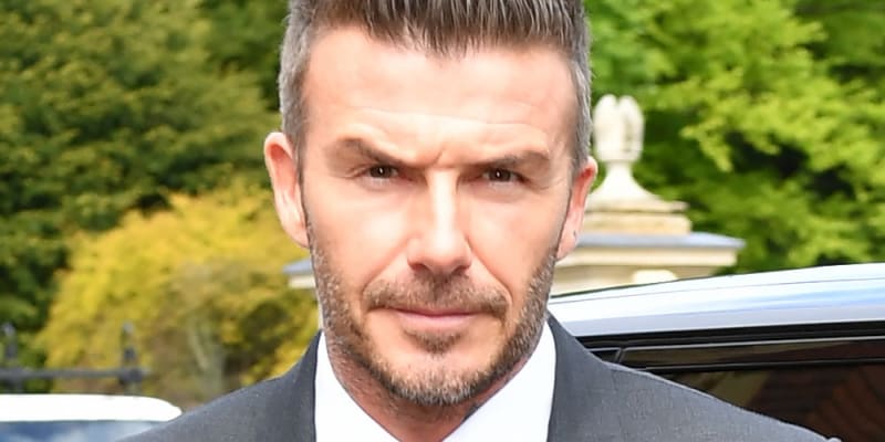 David Beckham prosí lidi o pomoc.