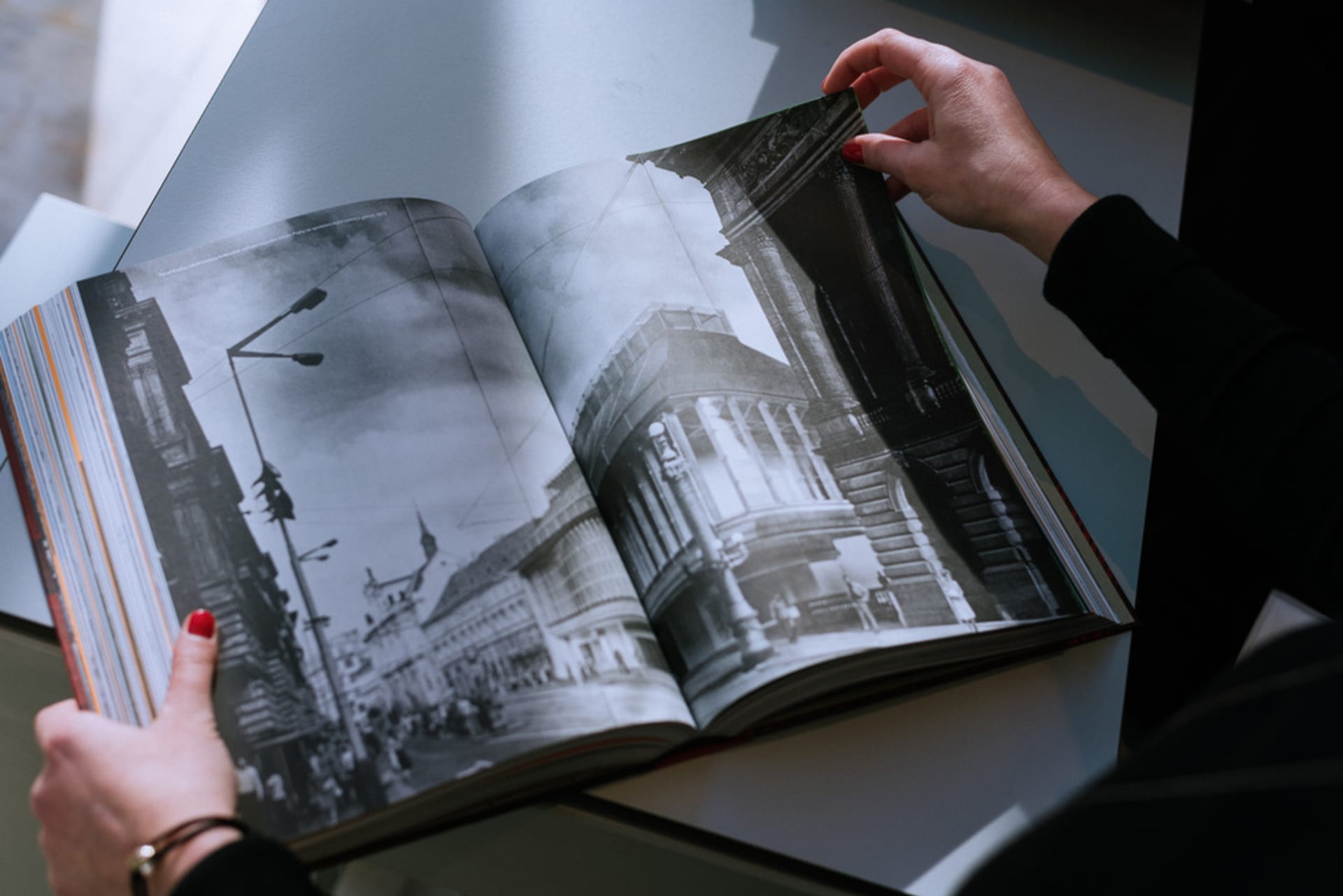Architektura 58-89, kniha, kterou vydalo nakladatelství  Bigg Boss, je zatím největším dílem mapujícím moderní českou architekturu