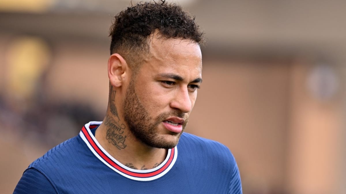 Neymar podle francouzského novináře Daniela Rioly rozklíží Paris Saint-Germain.