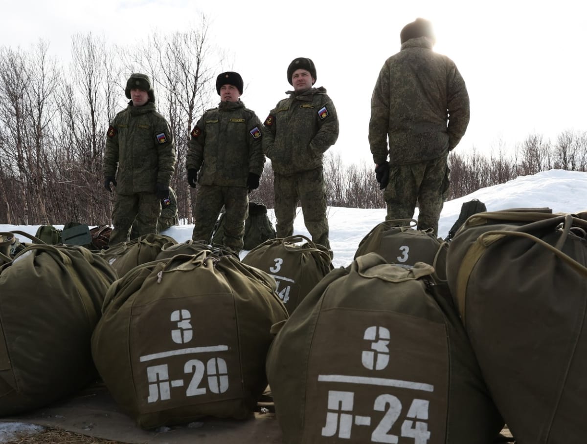 Ruské jednotky na cvičení v Murmanské oblasti (23. března)