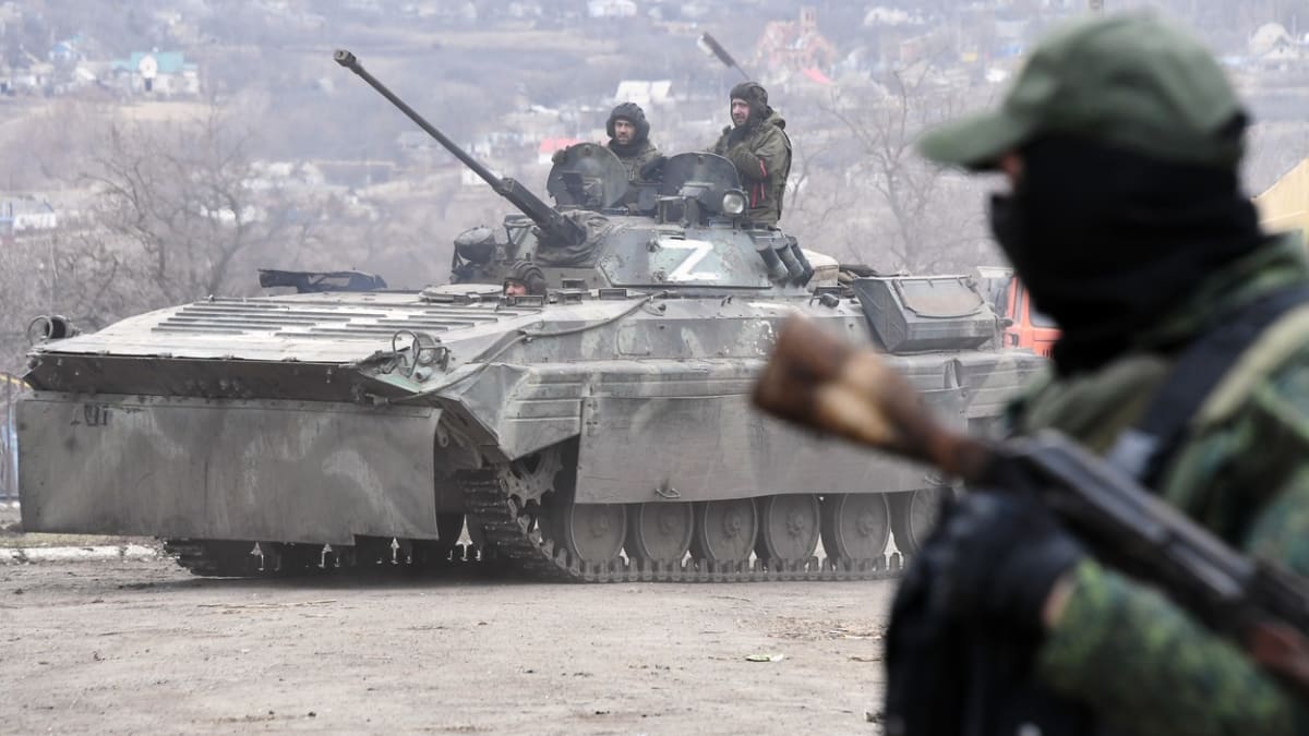 Vojáci se symbolem Z na vozidle v Doněcké oblasti (1. března)