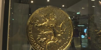 Česká mincovna dovezla na Expo v Dubaji rekordní minci. Klenot má hodnotu sto milionů