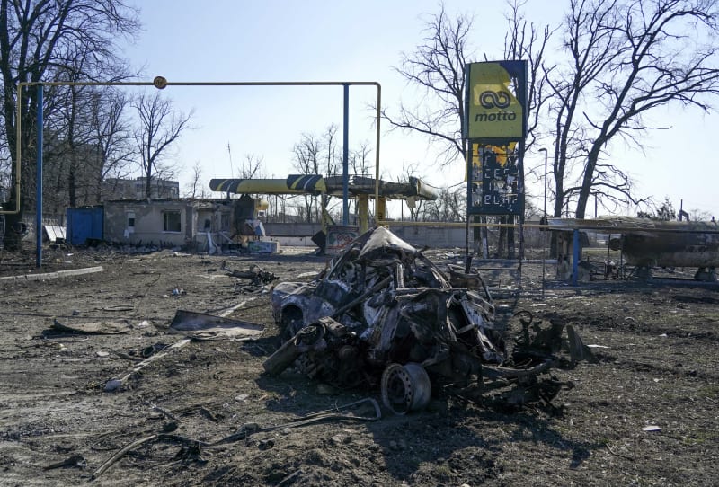 Zničená benzínová pumpa v Mariupolu (3. března 2022)