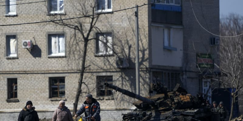 Zničený ruský tank v Mariupolu, 23. března