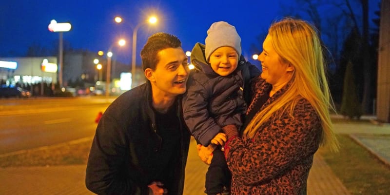 Vasyl Kucherka, Taťána Zavyalová a jejich roční syn Míša, o kterého měli obrovský strach.