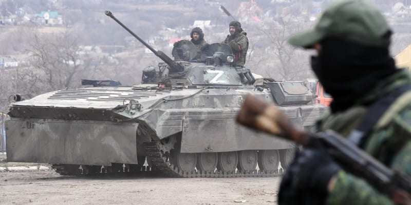 Vojáci se symbolem Z na vozidle v Doněcké oblasti (1. března)