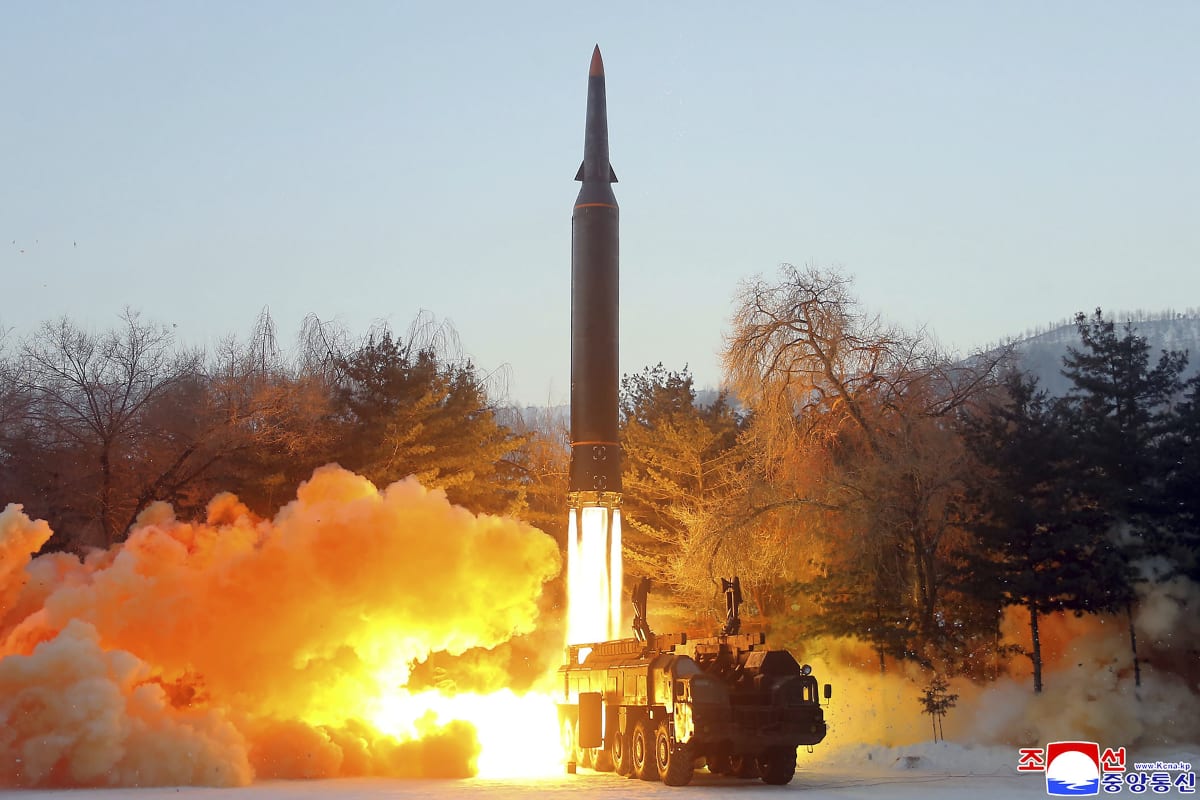 Severní Korea odpaluje raketu