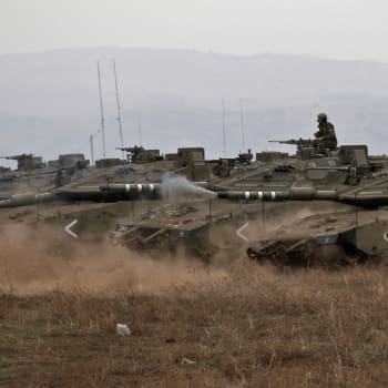 Izraelské tanky v oblasti Golanských výšin