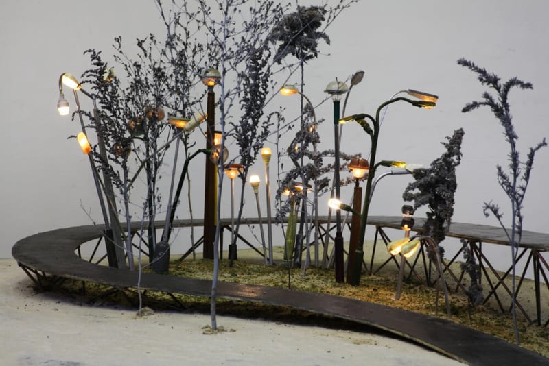 Botanická zahrada veřejného osvětlení. Tak říká Krištof Kintera své instalaci osvětlení, kterou připravuje pro Dvorecký most. 