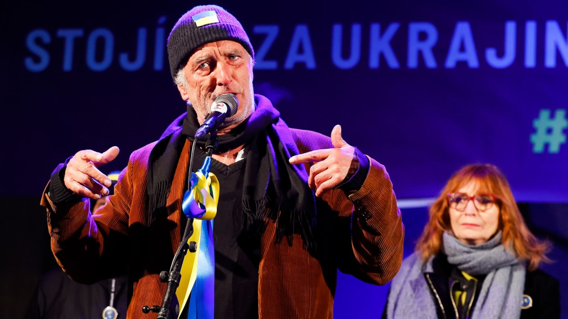 Tomáš Hanák nedávno na Václavském náměstí podpořil Ukrajinu.
