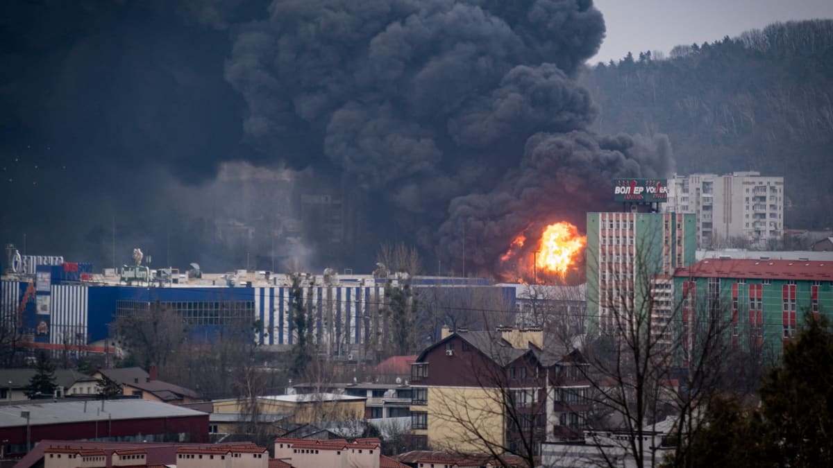 Následky ruského útoku na město Lvov