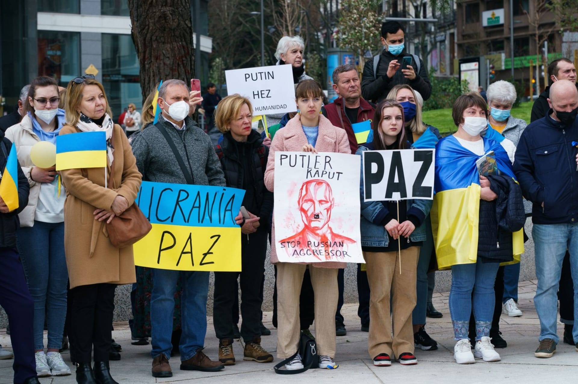 Demonstrace na podporu Ukrajiny v Madridu