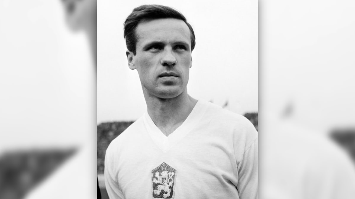 Československý fotbalový reprezentant a stříbrný medailista z mistrovství světa v roce 1962 v Chile Titus Buberník