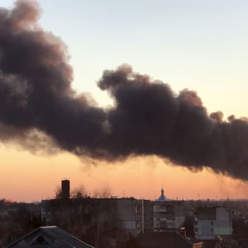 Kouř po ostřelování Lvova (18. března)